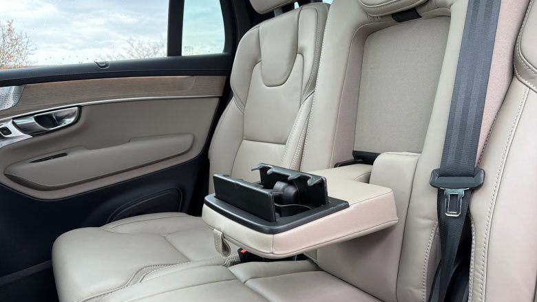 Volvo XC90 2.0 T8 PHEV Ultra Dark 5dr AWD Geartronic Estate